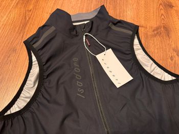 Used Isadore Rain Gilet - S 2026 bike — image 3 of 8