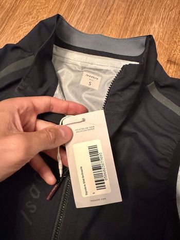 Used Isadore Rain Gilet - S 2026 bike — image 4 of 8