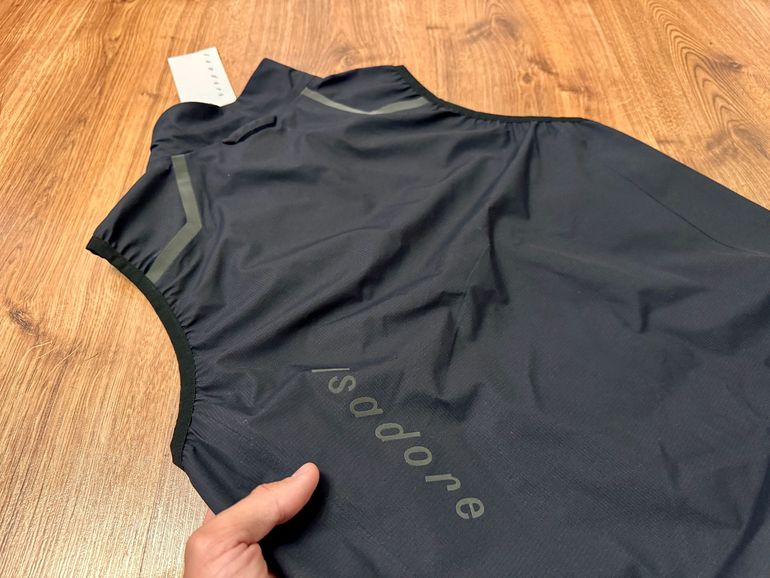 Used Isadore Rain Gilet - S 2026 bike — image 7 of 8