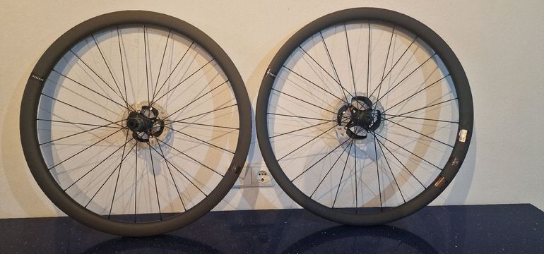 Used Reserve Juego de ruedas 2024 bike — image 2 of 8