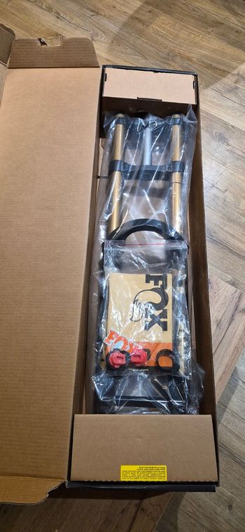 Used Fox 40 Factory GripX 27,5 2025 bike — image 6 of 6
