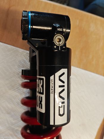 Used RockShox Vivid Coil Ultimate DH 2024 bike — image 4 of 6