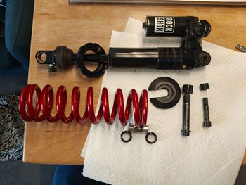 Used RockShox Vivid Coil Ultimate DH 2024 bike — image 2 of 6