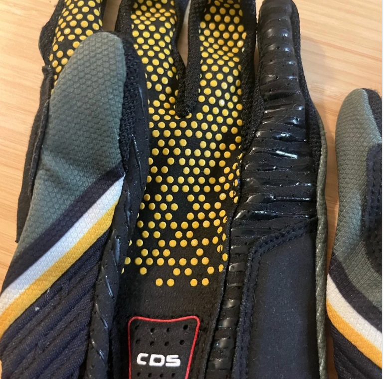 Used Castelli Black and Gray Cycling Gloves bike — image 3 of 4