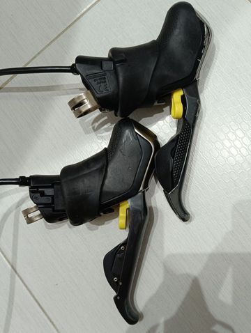 Used Shimano ST-R785 Drivetrain & Pedals