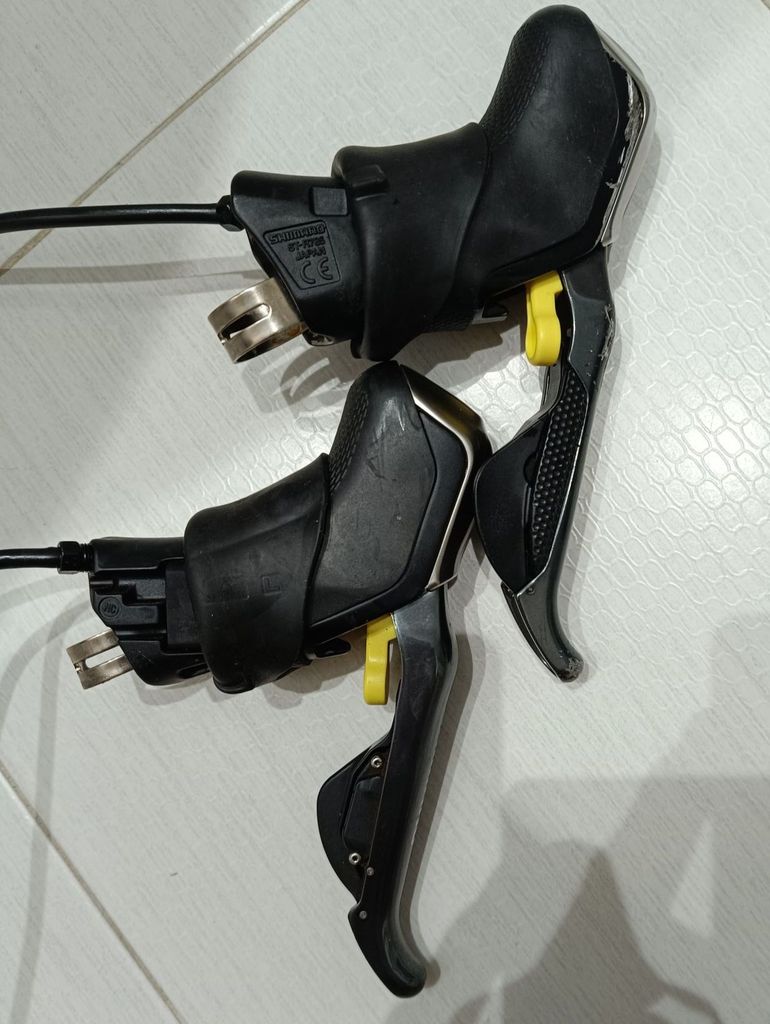 Used Shimano ST-R785 bike — image 1 of 6