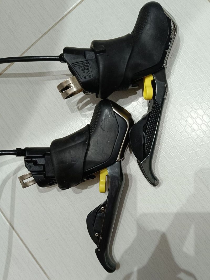 Used Shimano ST-R785 Drivetrain & Pedals