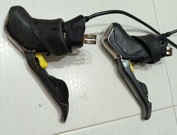 Used Shimano ST-R785 bike — image 5 of 6