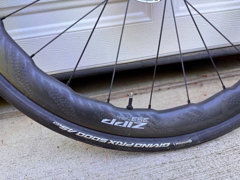 Used Zipp 353 NSW Tubeless Disc-brake Wheelset 2023 bike — image 2 of 2