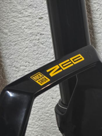 Used RockShox ZEB Ultimate - Charger 3.1 - 170mm 2026 bike — image 3 of 8