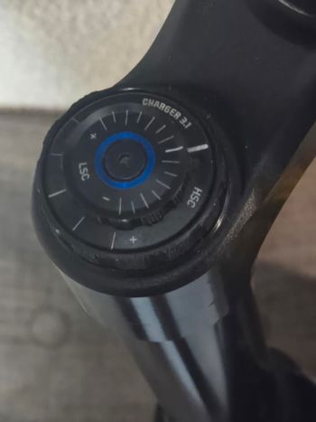 Used RockShox ZEB Ultimate - Charger 3.1 - 170mm 2026 bike — image 4 of 8