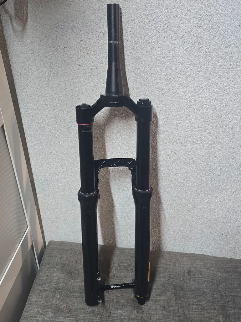 Used RockShox ZEB Ultimate - Charger 3.1 - 170mm 2026 bike — image 7 of 8