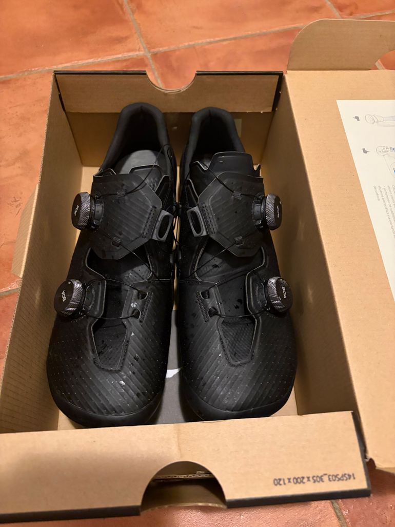 Used Specialized Route Shoes 2026 bike — image 2 of 2
