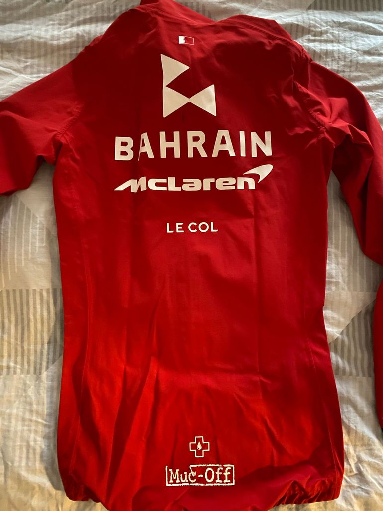 Used Le Col Pro Rain Jacket Bahrain Mclaren 2020 bike — image 2 of 2