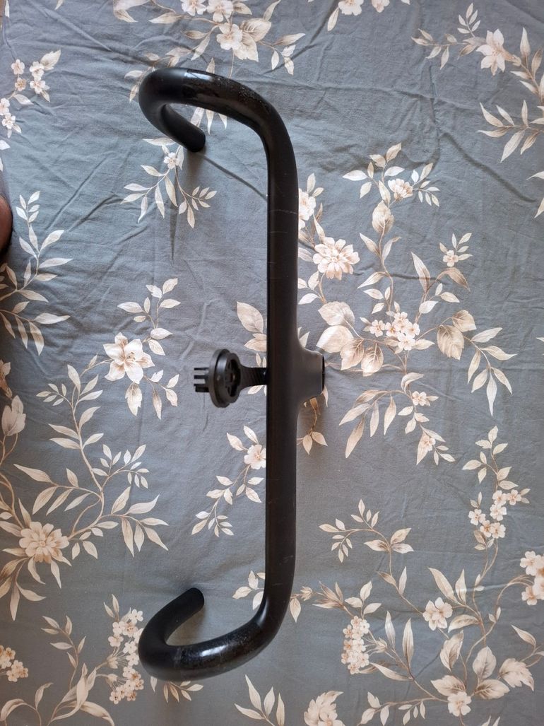 Used No brand integrated Areo Carbon Handlebar 2025 bike — image 3 of 6