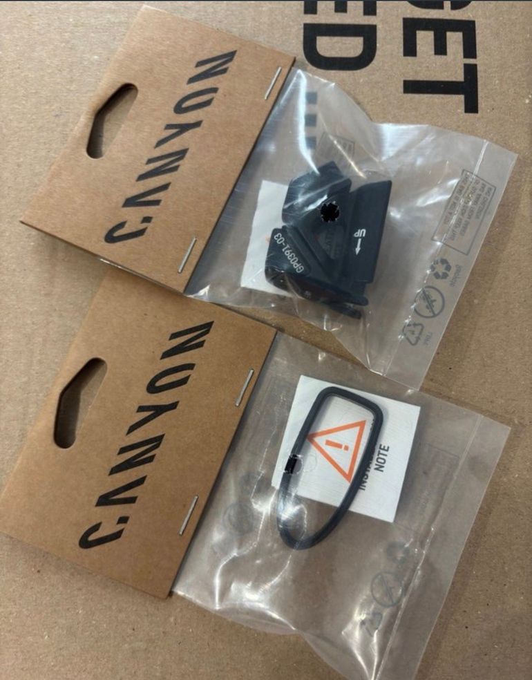 Used Canyon Aeroad Seatpost Clamp 2025 bike — image 1 of 3