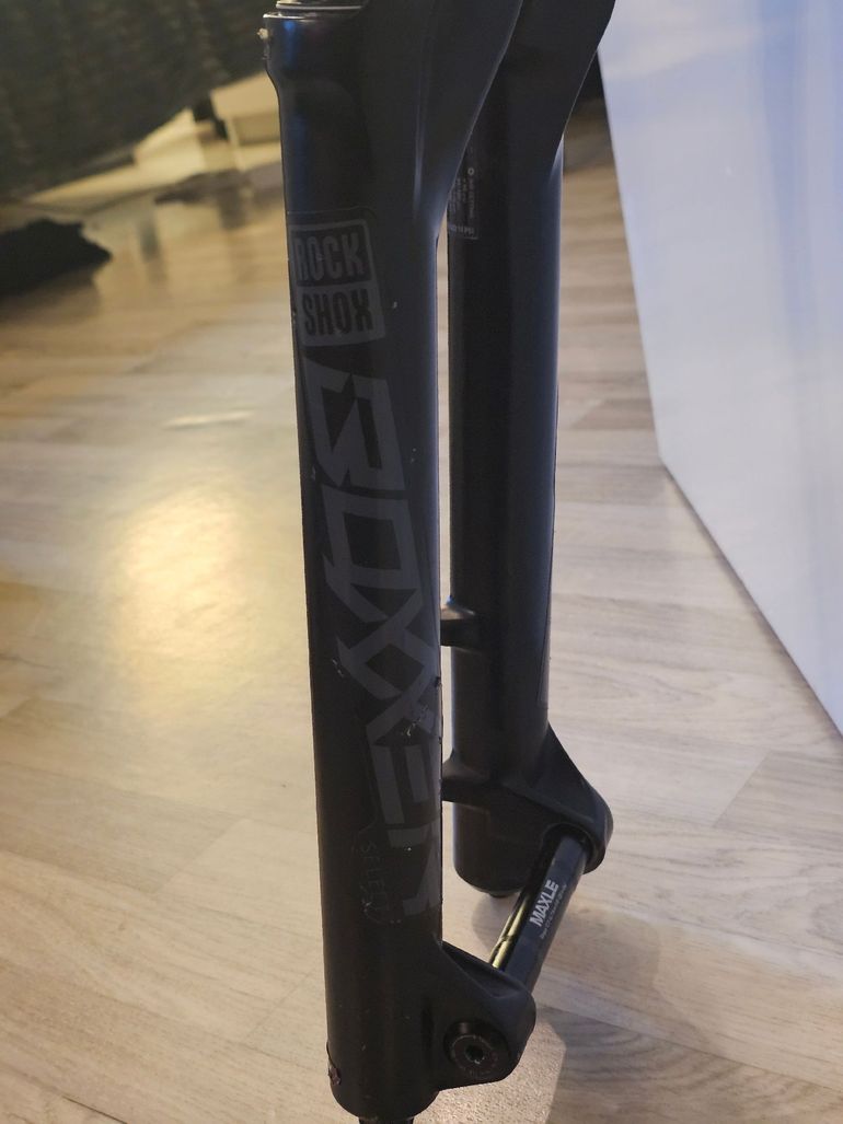 Used RockShox BoXXer Select RC 27.5" 200mm 2023 bike — image 5 of 7