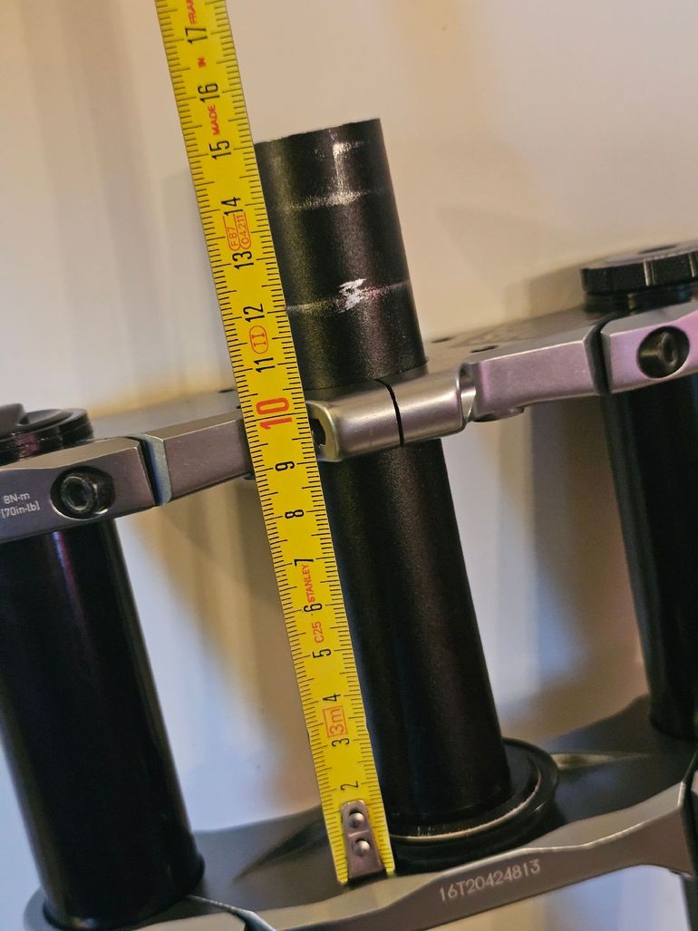 Used RockShox BoXXer Select RC 27.5" 200mm 2023 bike — image 4 of 7