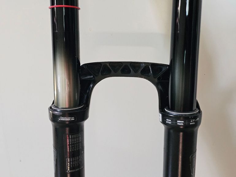 Used RockShox BoXXer Select RC 27.5" 200mm 2023 bike — image 5 of 7