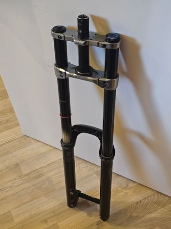 Used RockShox BoXXer Select RC 27.5" 200mm 2023 bike — image 3 of 7