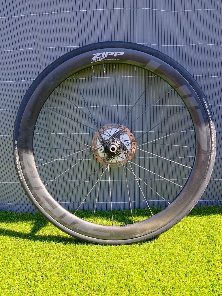 Used Zipp 303s Rear Wheel bike — image 4 of 5