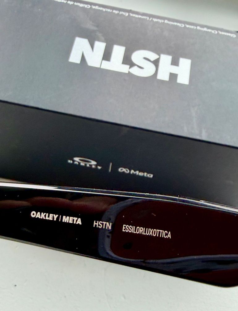 Used Oakley Meta HSTN AI Glasses 2026 bike — image 3 of 5