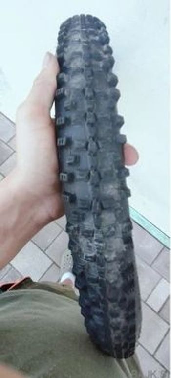 Used Shwalbe smart sam 2024 bike — image 4 of 4