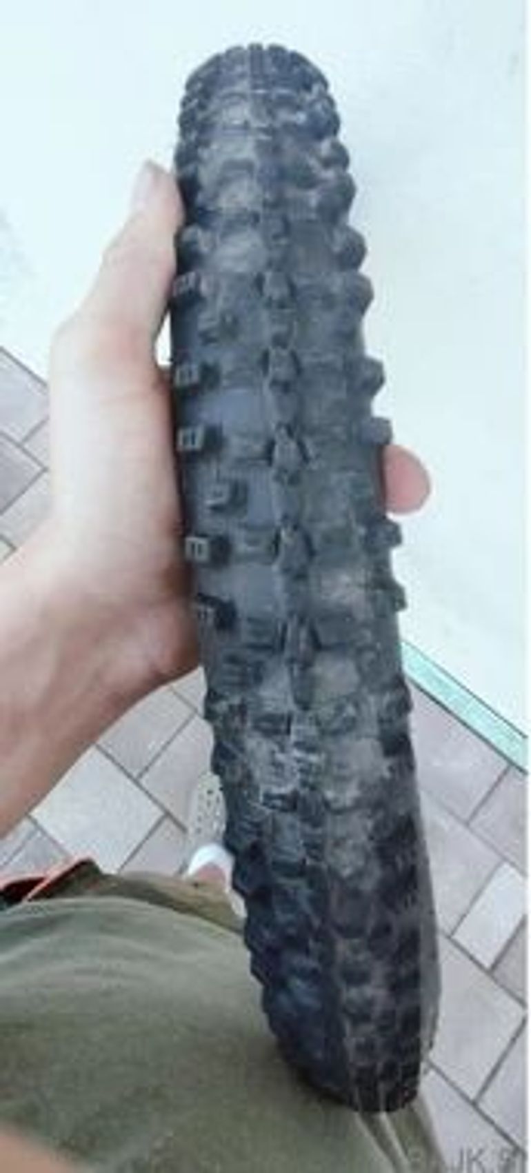 Used Shwalbe smart sam 2024 bike — image 4 of 4