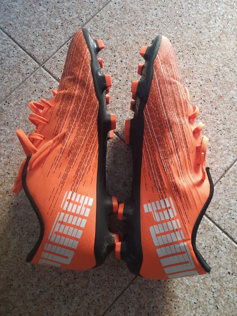 Used Puma Scarpe da calcetto nuove 2025 bike — image 2 of 2