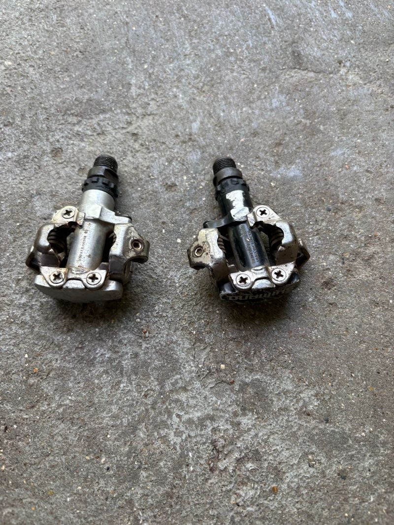 Used Shimano PD-M520 Pedals Drivetrain & Pedals