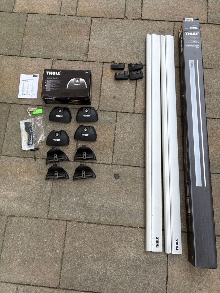 Used Thule WingBar 961 + Rapid System 753 bike — image 1 of 8