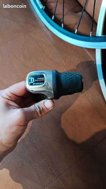 Used Shimano Paire de roue andra 20 moyeu dynamo et nexus 8 bike — image 4 of 7