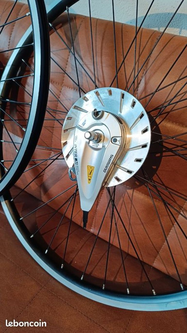 Used Shimano Paire de roue andra 20 moyeu dynamo et nexus 8 bike — image 6 of 7