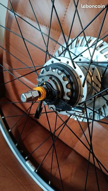 Used Shimano Paire de roue andra 20 moyeu dynamo et nexus 8 bike — image 3 of 7