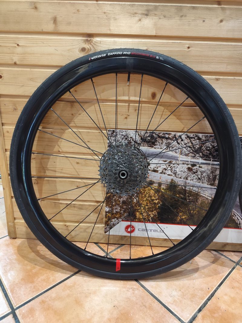 Used Wilier ndr38 2024 bike — image 2 of 8