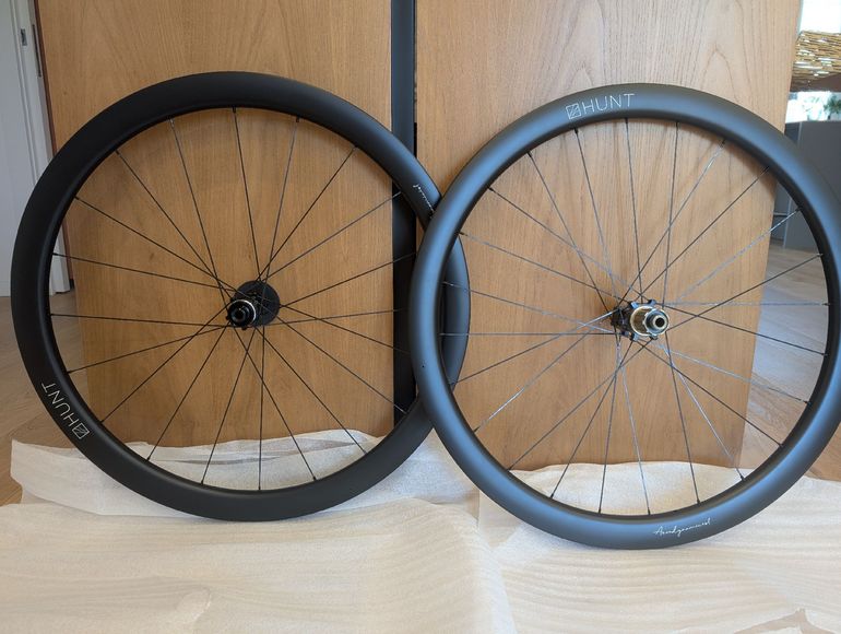 Used Hunt Wheels 44 Aerodynamicist Carbon Disc Wheelset 2026 bike — image 1 of 4