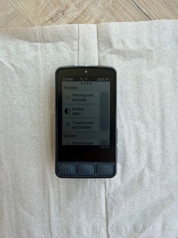 Used Wahoo ELEMNT ROAM 3 GPS Bike Computer 2025 bike — image 3 of 3