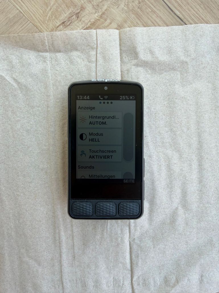 Used Wahoo ELEMNT ROAM 3 GPS Bike Computer 2025 bike — image 3 of 3