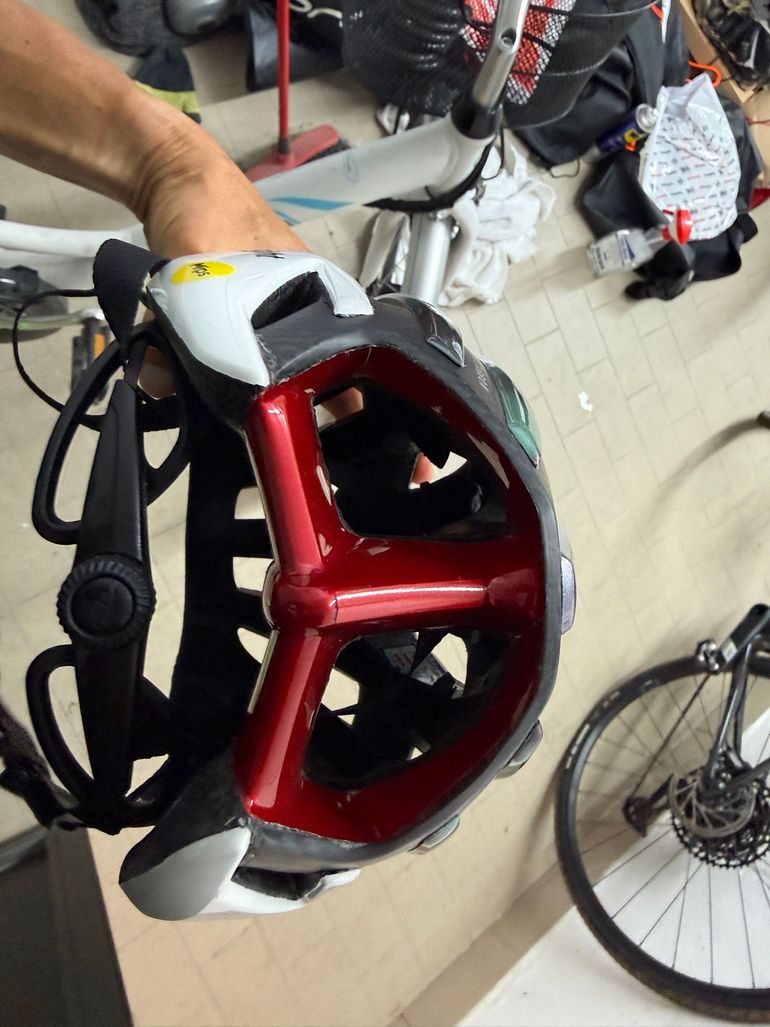 Used MET Trenta 3k Carbon 2025 bike — image 4 of 9