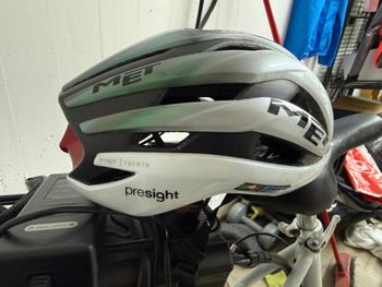 Used MET Trenta 3k Carbon 2025 bike — image 7 of 9
