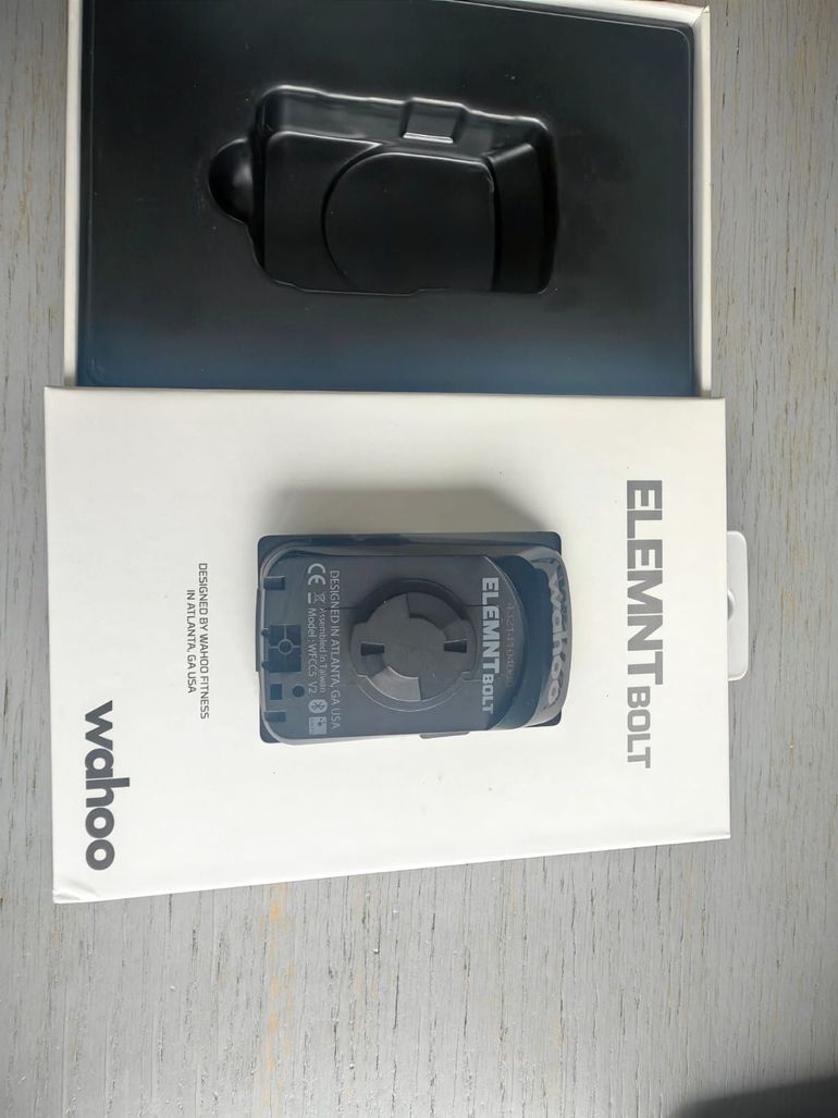 Used Wahoo ELEMNT BOLT v2 GPS Bike Computer bike — image 3 of 4