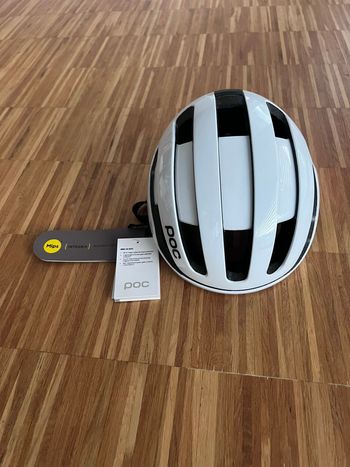Used POC Omne Air MIPS Helmet bike — image 4 of 8
