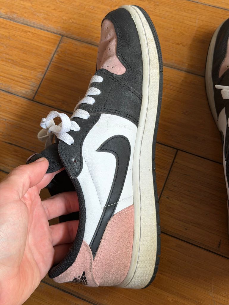 Used Nike Air Jordan 1 Low bike — image 5 of 6
