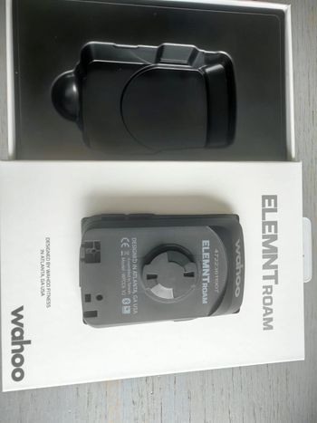 Used Wahoo ELEMNT ROAM v2 GPS Bike Computer 2022 bike — image 3 of 4