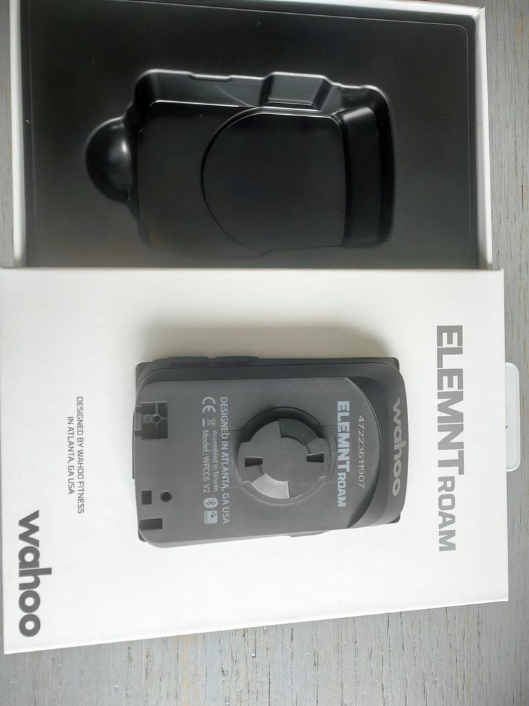 Used Wahoo ELEMNT ROAM v2 GPS Bike Computer 2022 bike — image 3 of 4