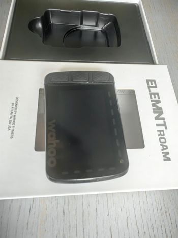 Used Wahoo ELEMNT ROAM v2 GPS Bike Computer 2022 bike — image 4 of 4