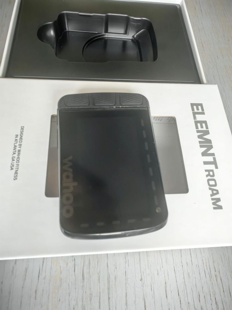 Used Wahoo ELEMNT ROAM v2 GPS Bike Computer 2022 bike — image 4 of 4