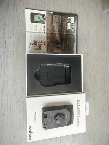 Used Wahoo ELEMNT ROAM v2 GPS Bike Computer 2022 bike — image 2 of 4