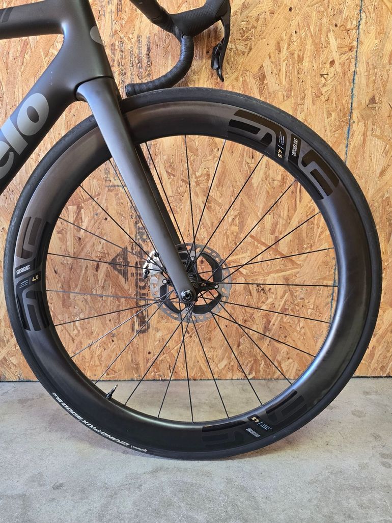 Used Enve SES 4.5 Disc Wheelset 2026 bike — image 1 of 5