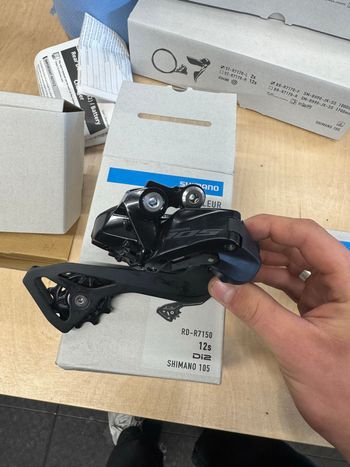 Used Shimano 105 Di2 RD-R7150 2026 bike